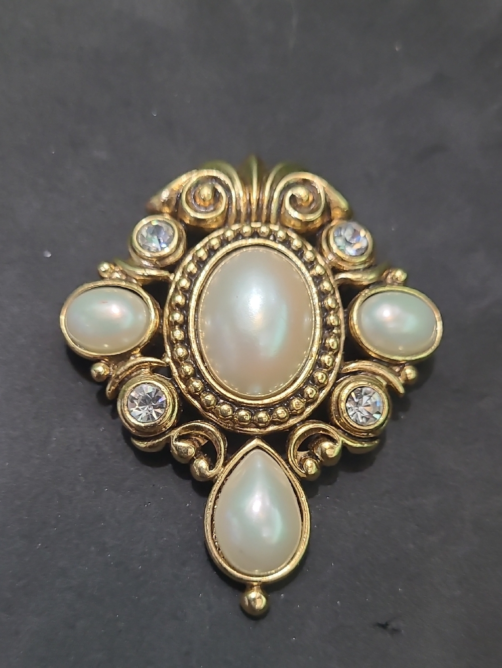 Gold-Tone Faux Pearl & Crystal Statement Brooch - White Pearlescent